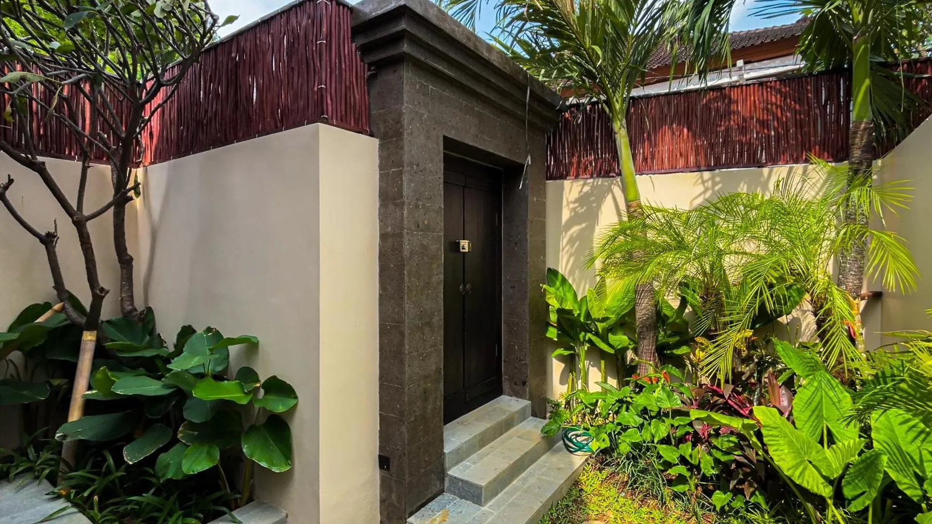 Villa Bolon Kuta  Indonesia