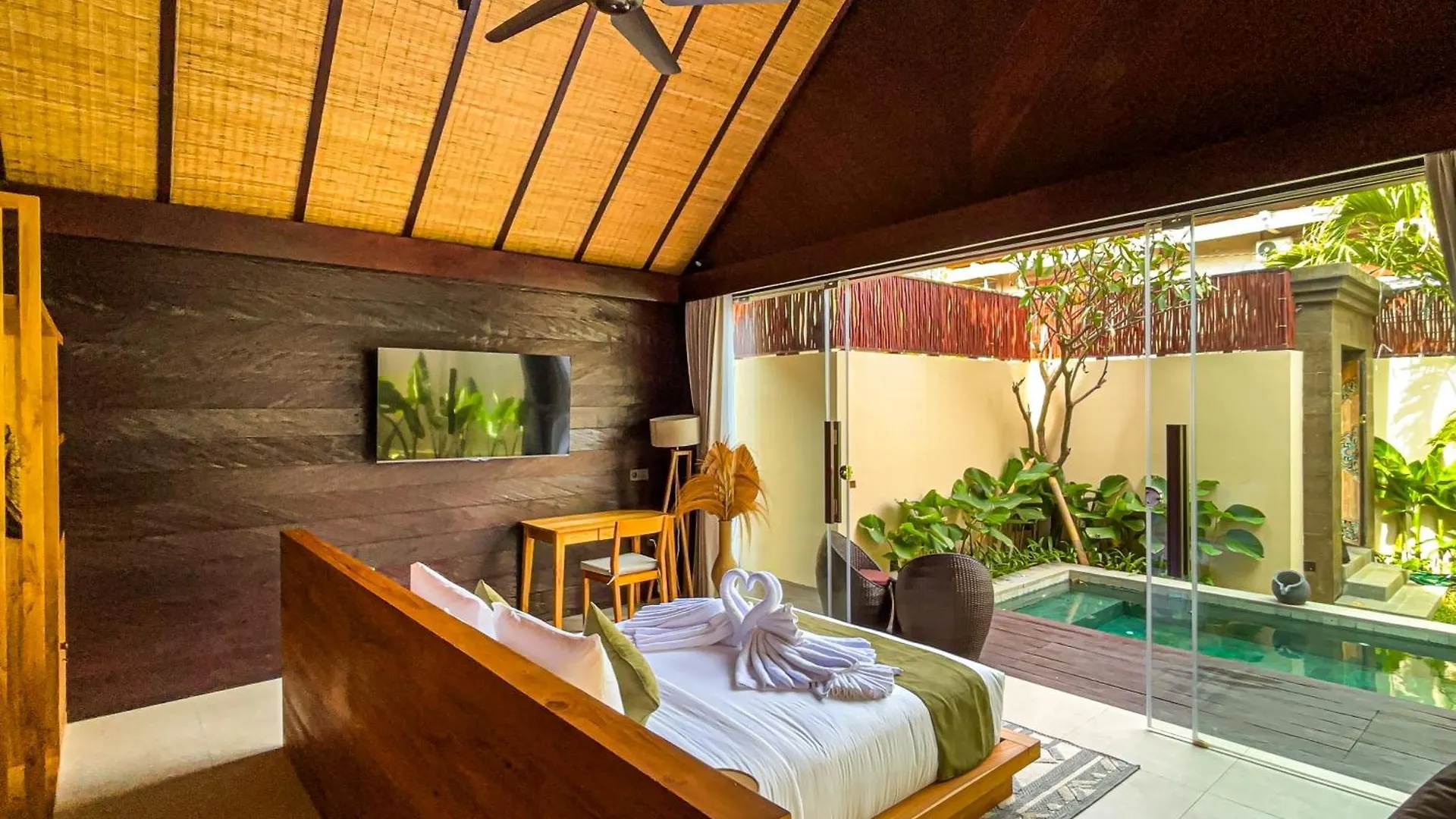 Villa Bolon Kuta  Indonesia
